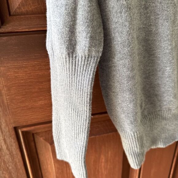 Gap Cashmere/Cotton Sweater V Neck Women M Gray Preppy Comfy - Picture 2 of 12
